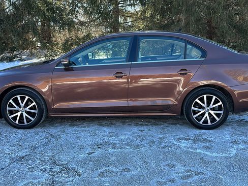 Used 2017 Volkswagen Jetta SE image 28