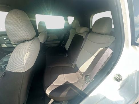 Used 2018 Kia Soul FWD image 23