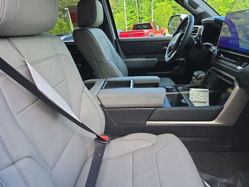 New 2026 Toyota Tundra Limited AWD/4WD image 10