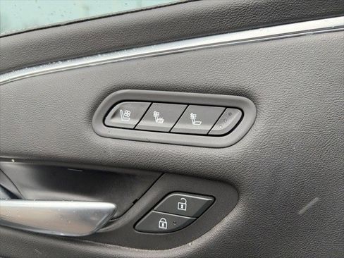 Used 2021 Cadillac Escalade ESV Premium Luxury image 14