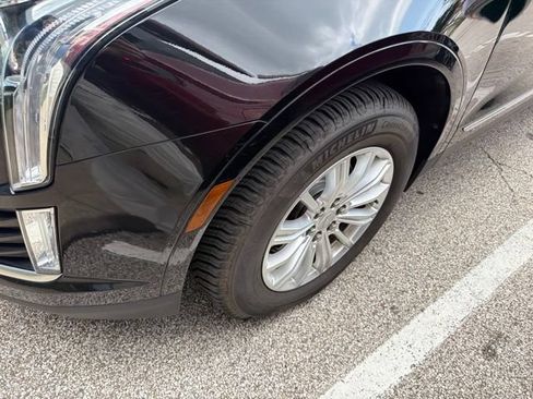 Used 2018 Cadillac XT5 AWD image 3