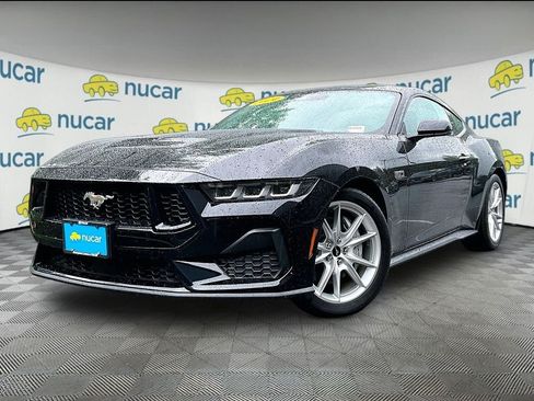Used 2024 Ford Mustang GT Premium RWD image 3
