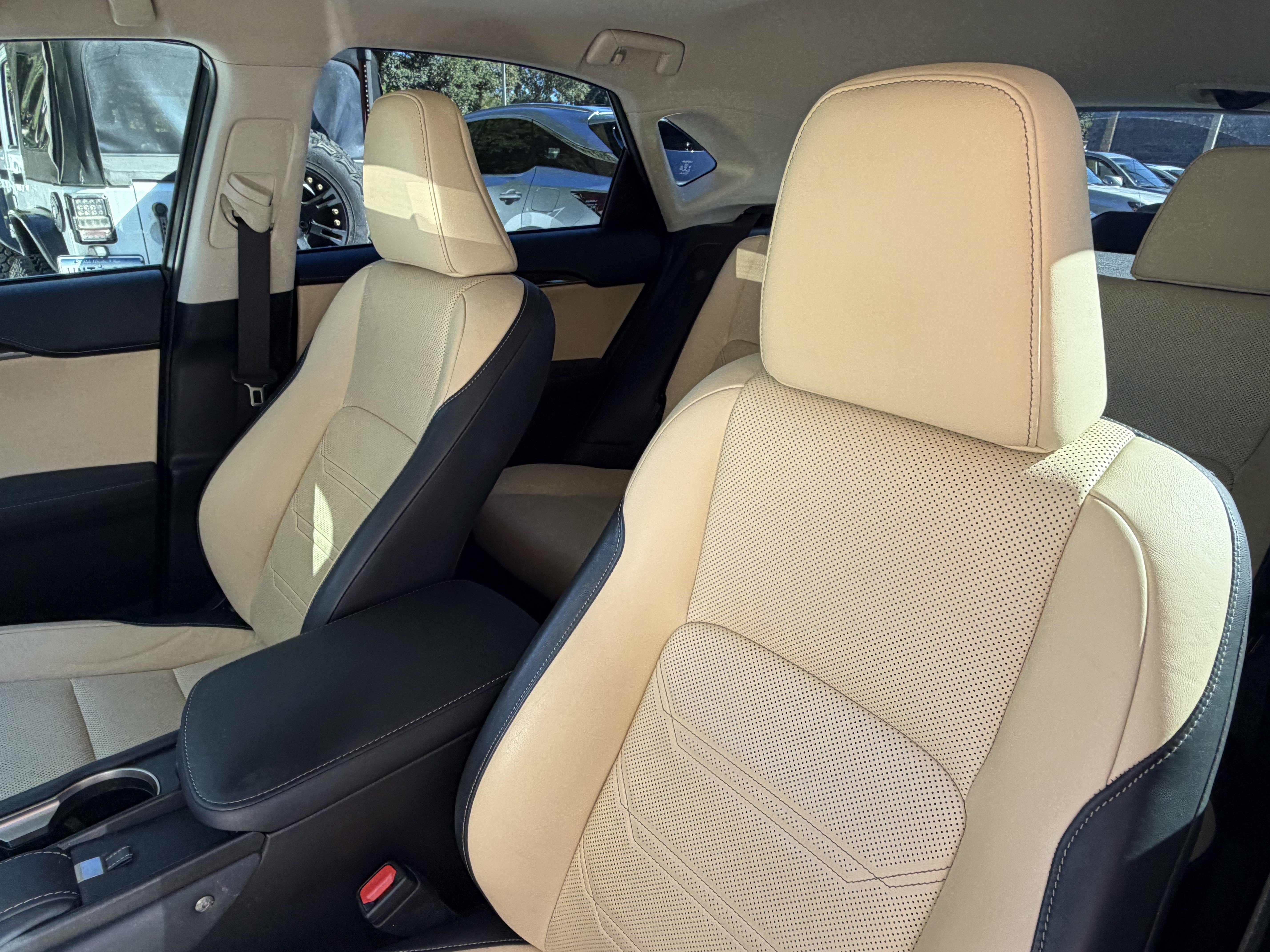 Used 2015 Lexus NX 200t FWD w/ Luxury Package image 18