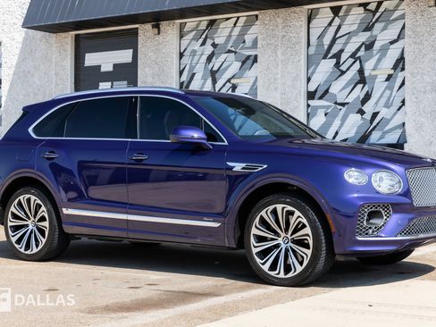 Used 2023 Bentley Bentayga image 19