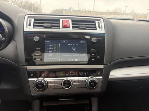 Used 2017 Subaru Outback 2.5i Premium image 13