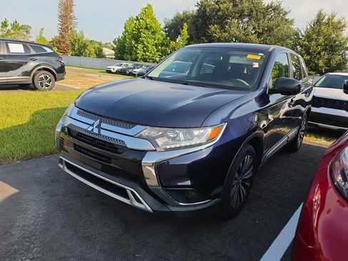 Used 2019 Mitsubishi Outlander ES FWD image 3