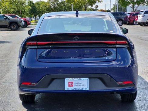 Certified 2025 Toyota Prius LE FWD image 7