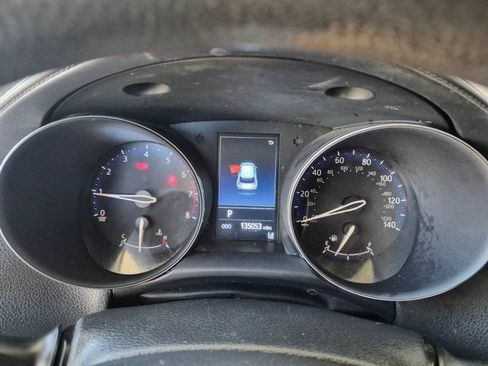 Used 2021 Toyota C-HR LE FWD image 23