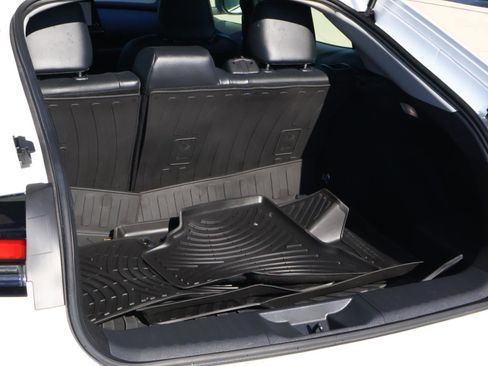 Used 2025 Toyota Prius XLE image 19