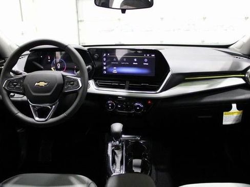 New 2026 Chevrolet Trax LT w/ Sunroof Package image 17