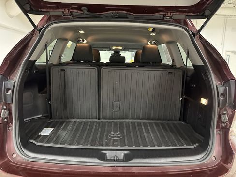 Used 2019 Toyota Highlander LE image 24