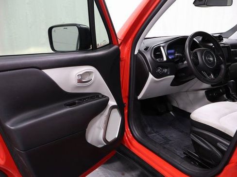 Used 2022 Jeep Renegade Latitude image 10