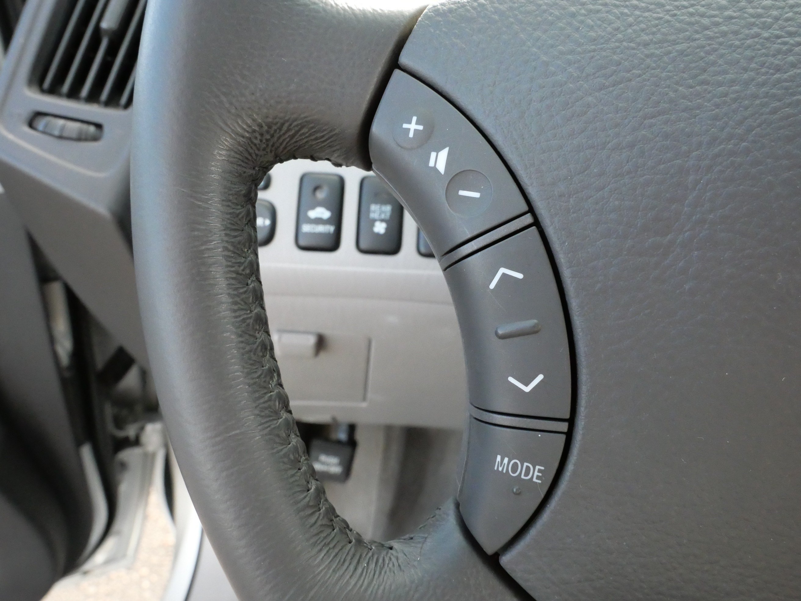 Used 2005 Toyota Highlander Limited AWD/4WD image 26