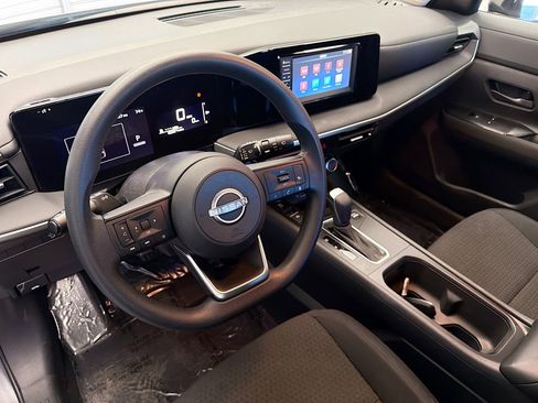 Used 2025 Nissan Kicks S image 7