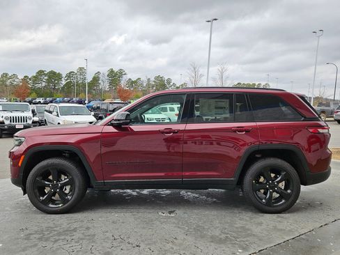 New 2025 Jeep Grand Cherokee Limited w/ Luxury Tech Group II image 4