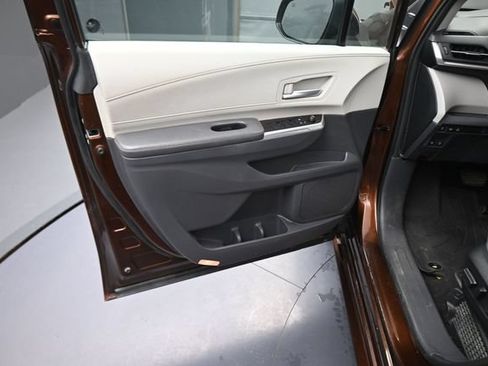 Certified 2022 Toyota Sienna XLE w/ XLE Plus Package AWD/4WD image 77