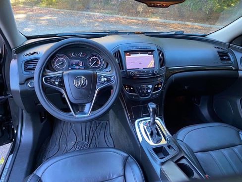 Used 2017 Buick Regal Sport Touring image 32