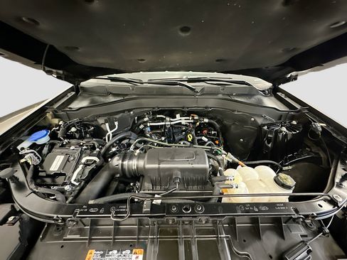 Used 2023 Ford Explorer XLT w/ Equipment Group 202A image 37