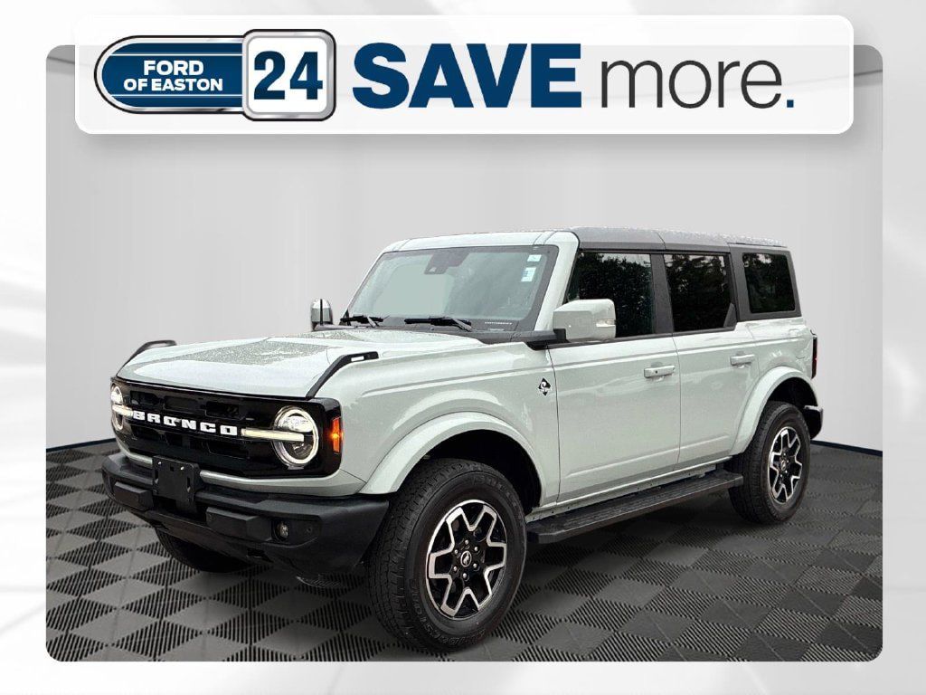 Used 2023 Ford Bronco Outer Banks AWD/4WD image 1