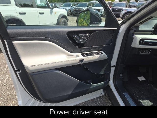 New 2026 Lincoln Aviator AWD image 15