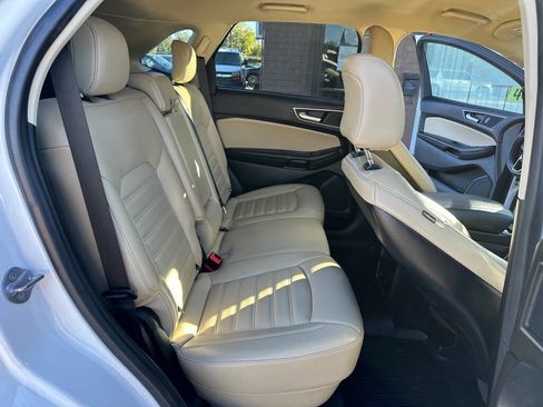 Used 2022 Ford Edge SEL w/ Convenience Package image 12