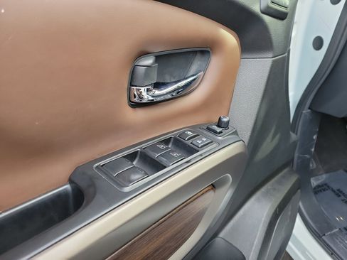 Certified 2024 Nissan Titan Platinum Reserve w/ Moonroof Package image 18