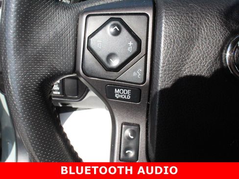 Used 2022 Toyota Tacoma TRD Off-Road AWD/4WD image 17