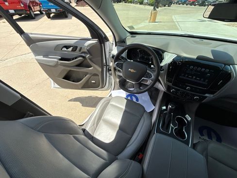 Used 2019 Chevrolet Traverse Premier FWD image 30
