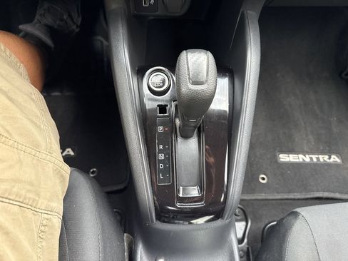 Used 2021 Nissan Versa S FWD image 26