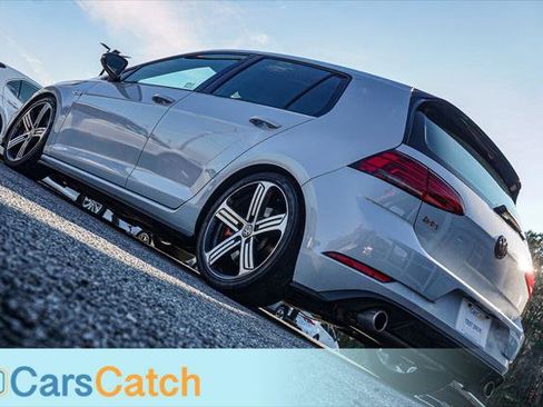 Used 2021 Volkswagen GTI SE image 5