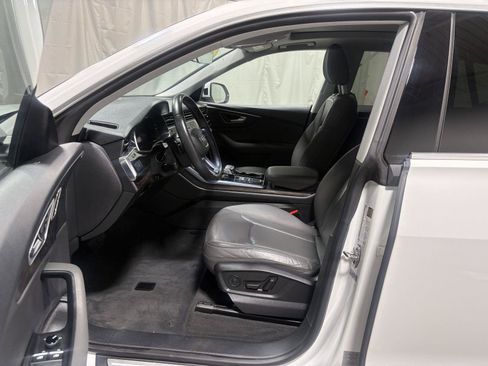 Used 2019 Audi Q8 Premium AWD/4WD image 2