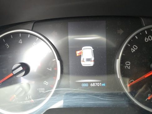 Used 2021 Toyota RAV4 XLE FWD image 2