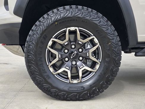 New 2026 Chevrolet Colorado ZR2 w/ Technology Package AWD/4WD image 8