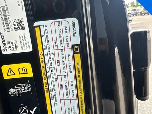 Used 2023 Jeep Wrangler Unlimited Rubicon w/ Cold Weather Group AWD/4WD image 14