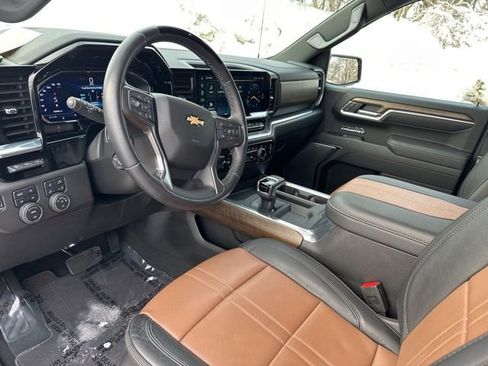 Used 2025 Chevrolet Silverado 1500 High Country w/ Technology Package image 37