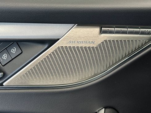 Used 2025 Jaguar F-PACE R-Dynamic S image 16