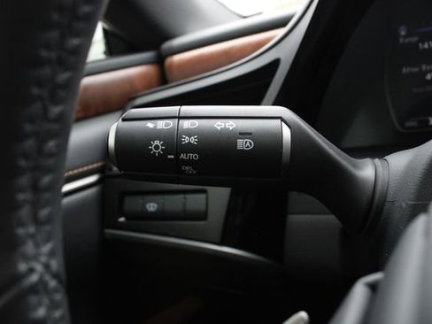 Used 2024 Lexus ES 350 w/ Premium Package FWD image 11