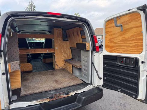 Used 2014 Chevrolet Express 1500 RWD image 31
