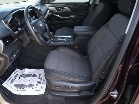 Used 2019 Chevrolet Traverse LT w/ LPO, Floor Liner Package FWD image 9