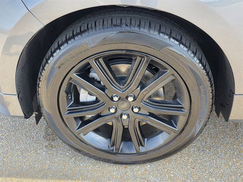 Used 2022 Ford Edge ST-Line image 31