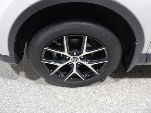 Used 2018 Toyota RAV4 SE w/ Power Extra Value Package image 7