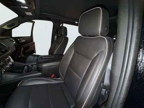 Used 2023 GMC Yukon SLT w/ SLT Premium Package image 15