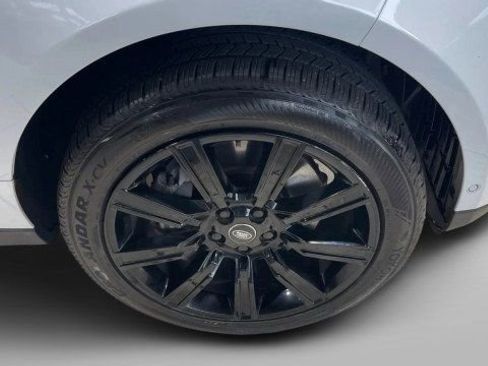 Used 2018 Land Rover Range Rover HSE image 23