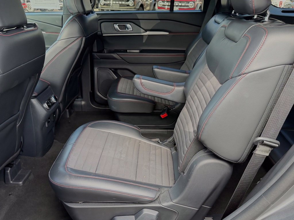 Certified 2025 Ford Explorer ST-Line AWD/4WD image 30