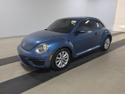 Used 2017 Volkswagen Beetle 1.8T Classic FWD image 5