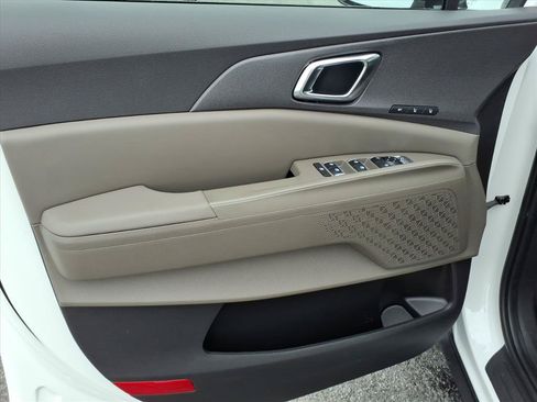 New 2026 Kia Carnival EX FWD image 11