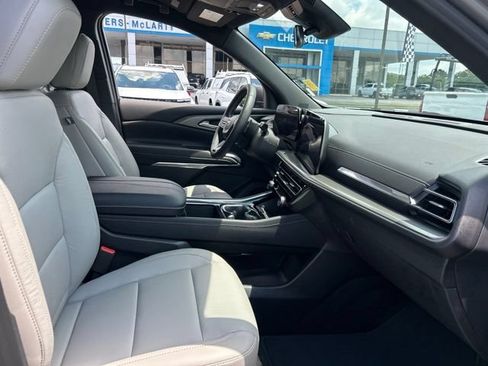 Used 2026 Chevrolet Traverse LT FWD image 33