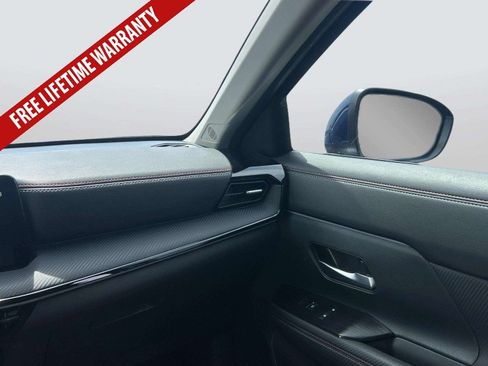 Used 2025 Nissan Kicks SR AWD/4WD image 18