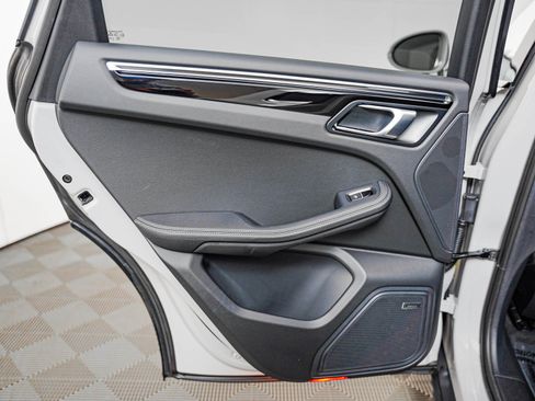 Certified 2026 Porsche Macan S AWD/4WD image 27