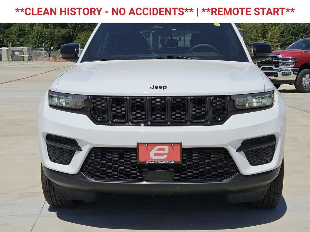 Used 2025 Jeep Grand Cherokee Altitude AWD/4WD image 2